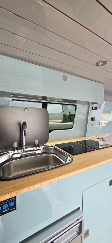 Campervan camper van conversion volkswagen T6 T7